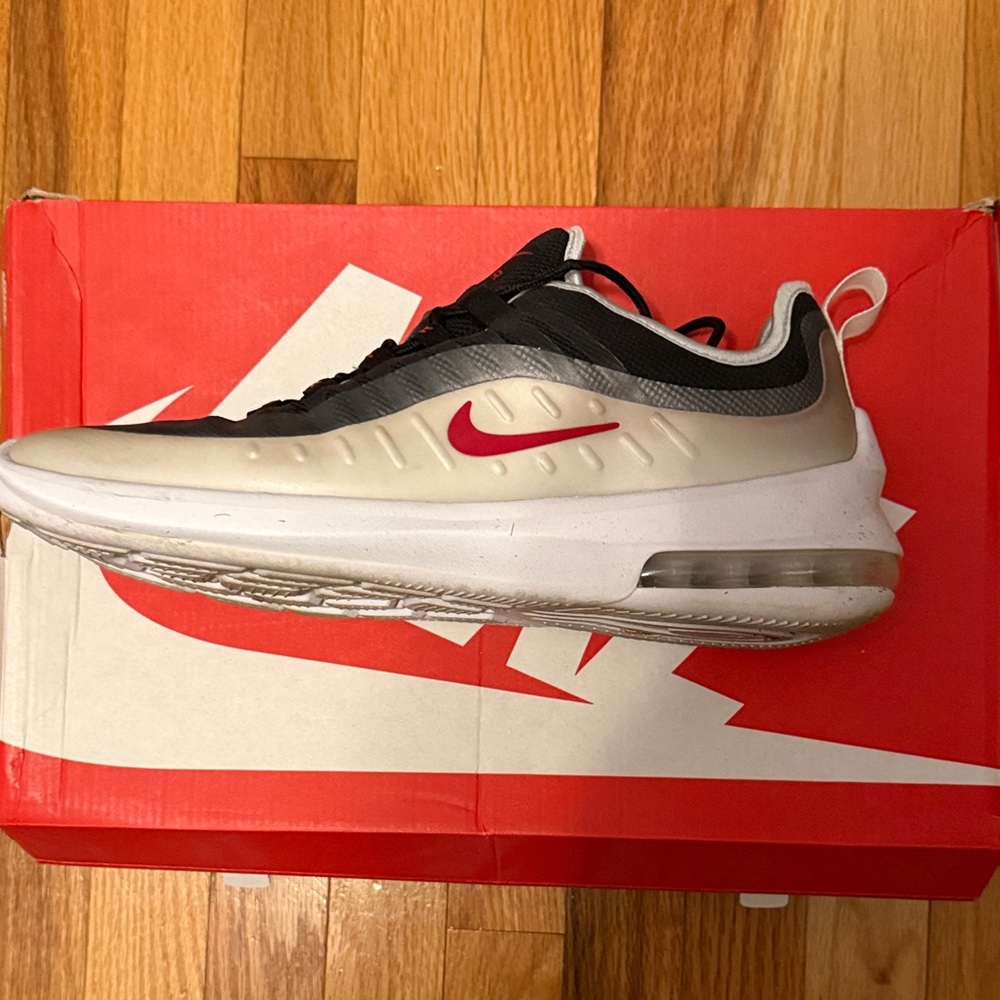 Nike Air Max Axis